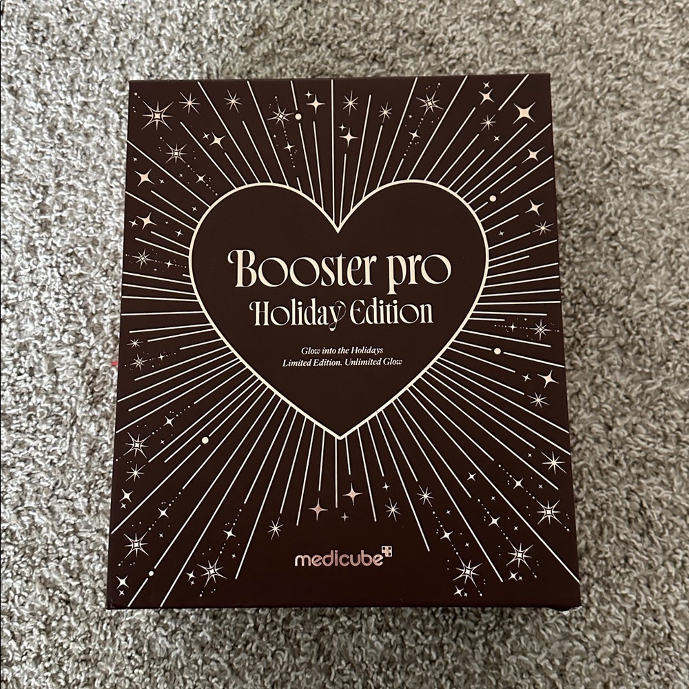 Medicube Booster Pro Holiday Edition Skincare Set - Picture 5 of 6
